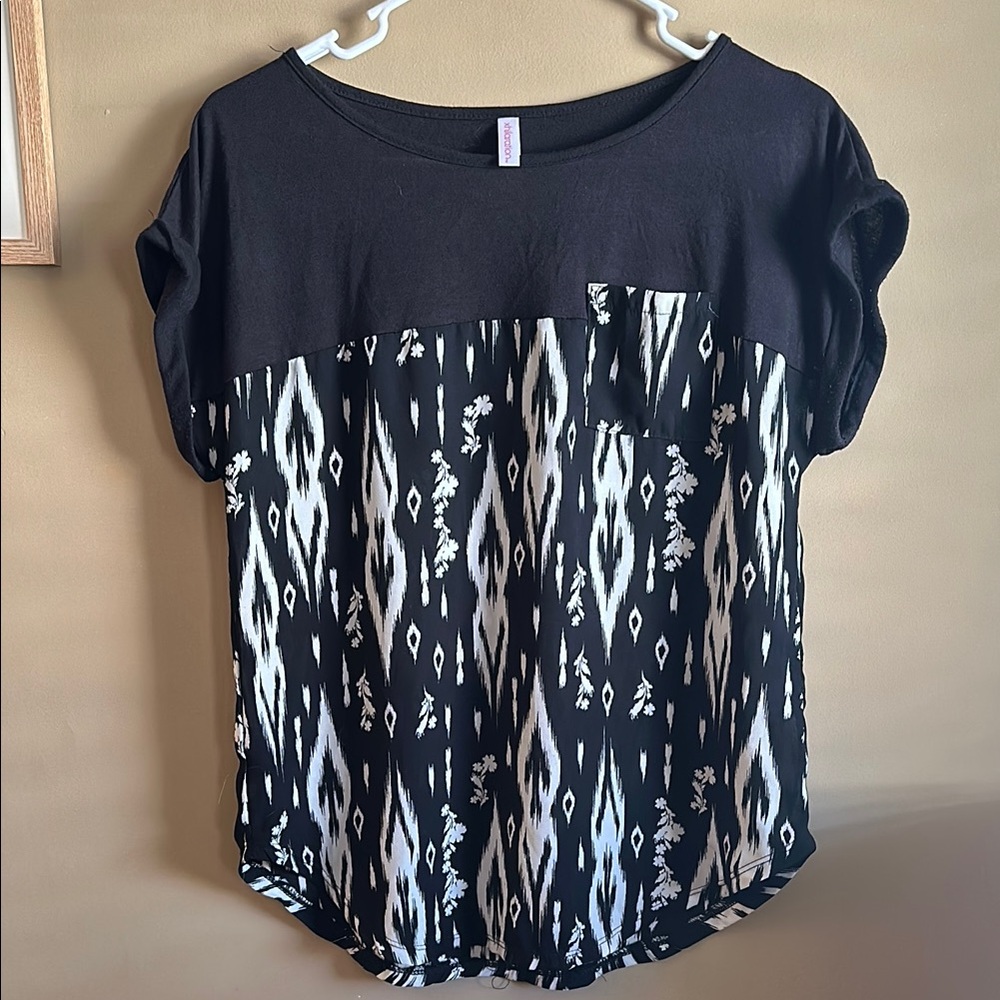 Black and White Patterned Women's Top